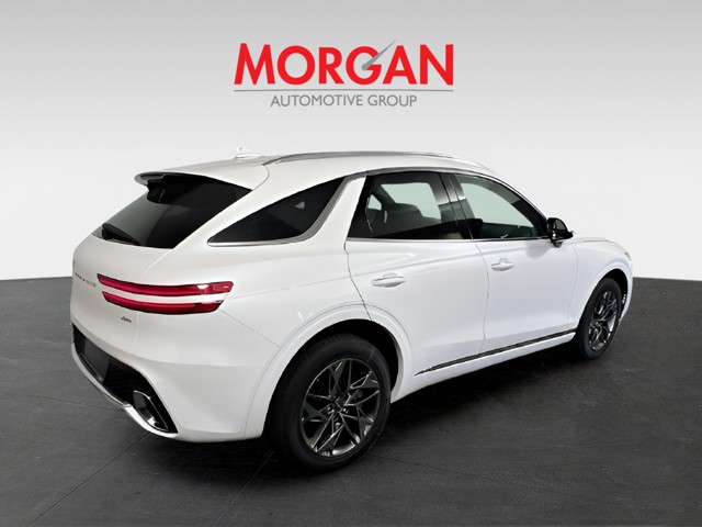 Used 2025 White Genesis 2.5T image 4
