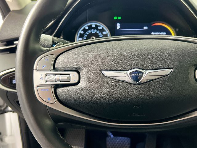 Used 2025 White Genesis 2.5T image 18