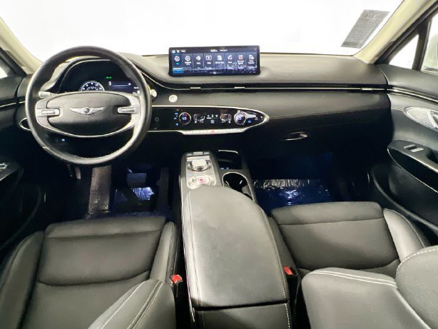 Used 2025 White Genesis 2.5T image 28