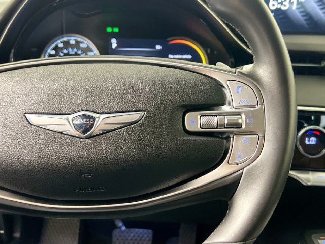 Used 2025 White Genesis 2.5T image 19