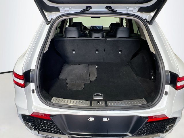 Used 2025 White Genesis 2.5T image 32