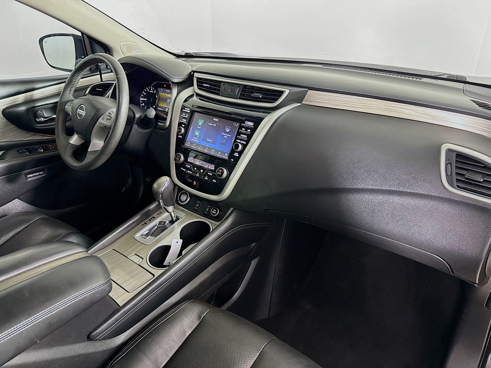 Used 2016 Magnetic Black Nissan SL image 34