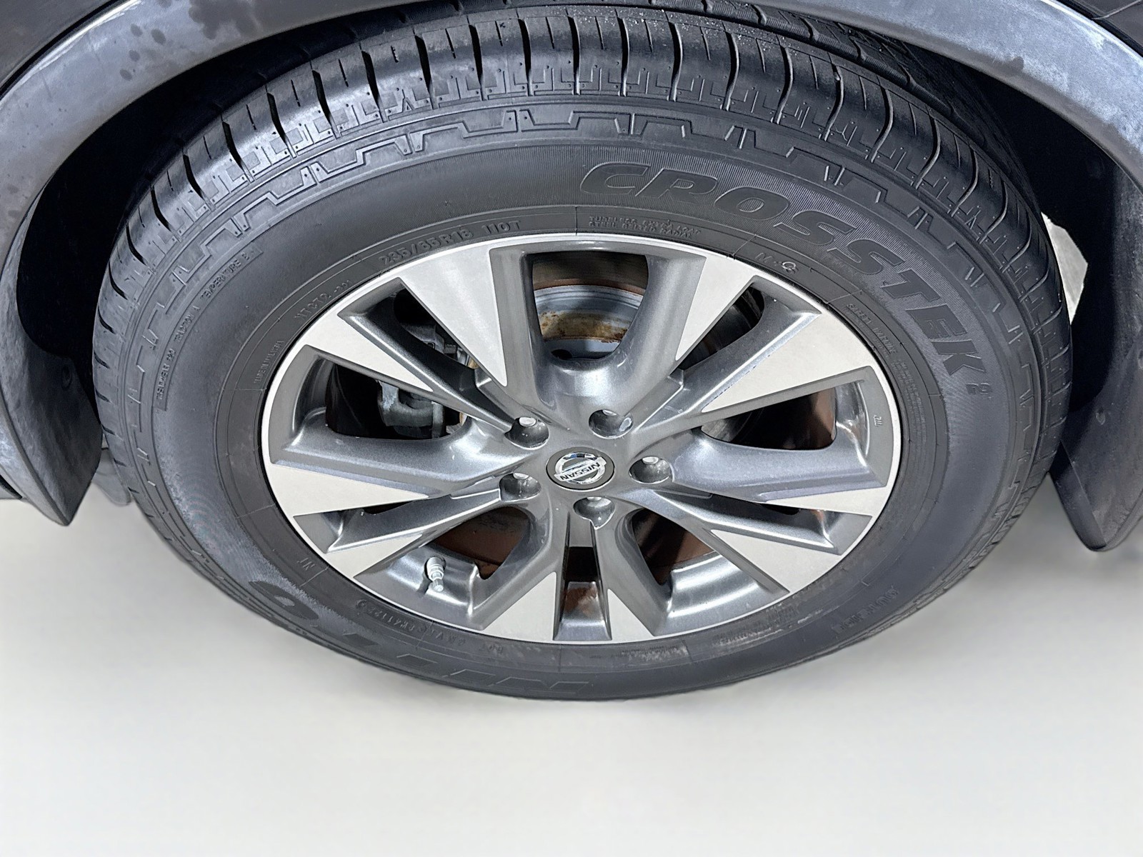 Used 2016 Magnetic Black Nissan SL image 35