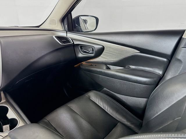 Used 2016 Magnetic Black Nissan SL image 26
