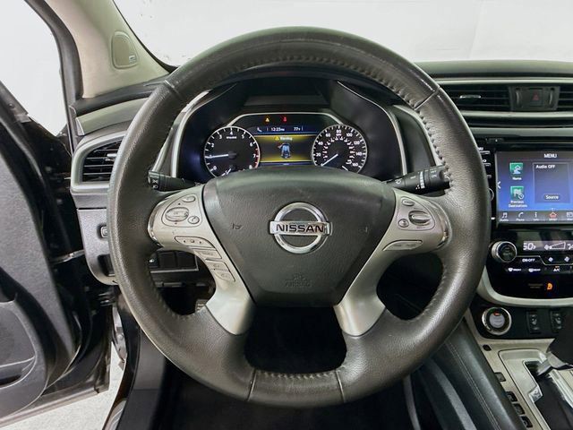 Used 2016 Magnetic Black Nissan SL image 9