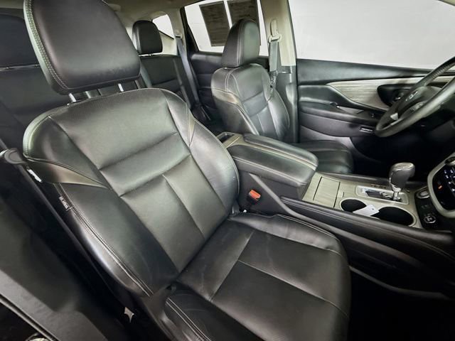 Used 2016 Magnetic Black Nissan SL image 33