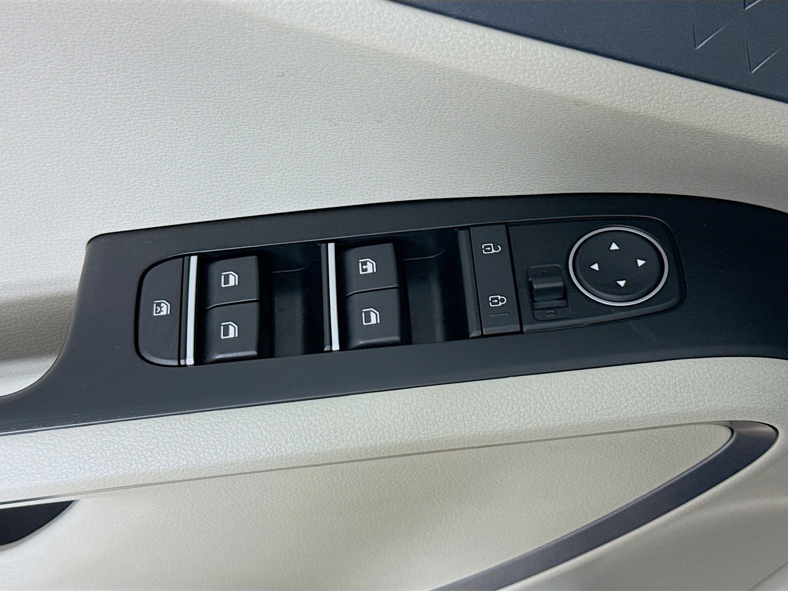 Used 2022 Green Kia EX image 18