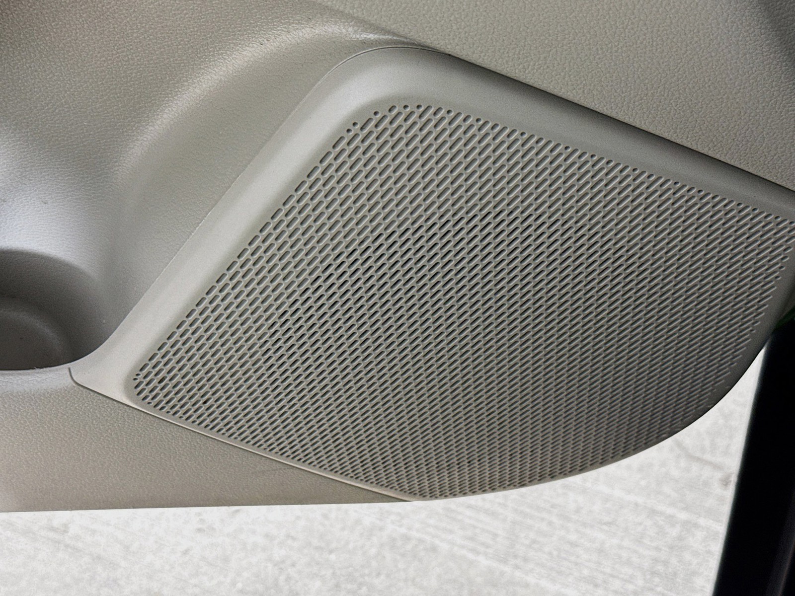 Used 2022 Green Kia EX image 19