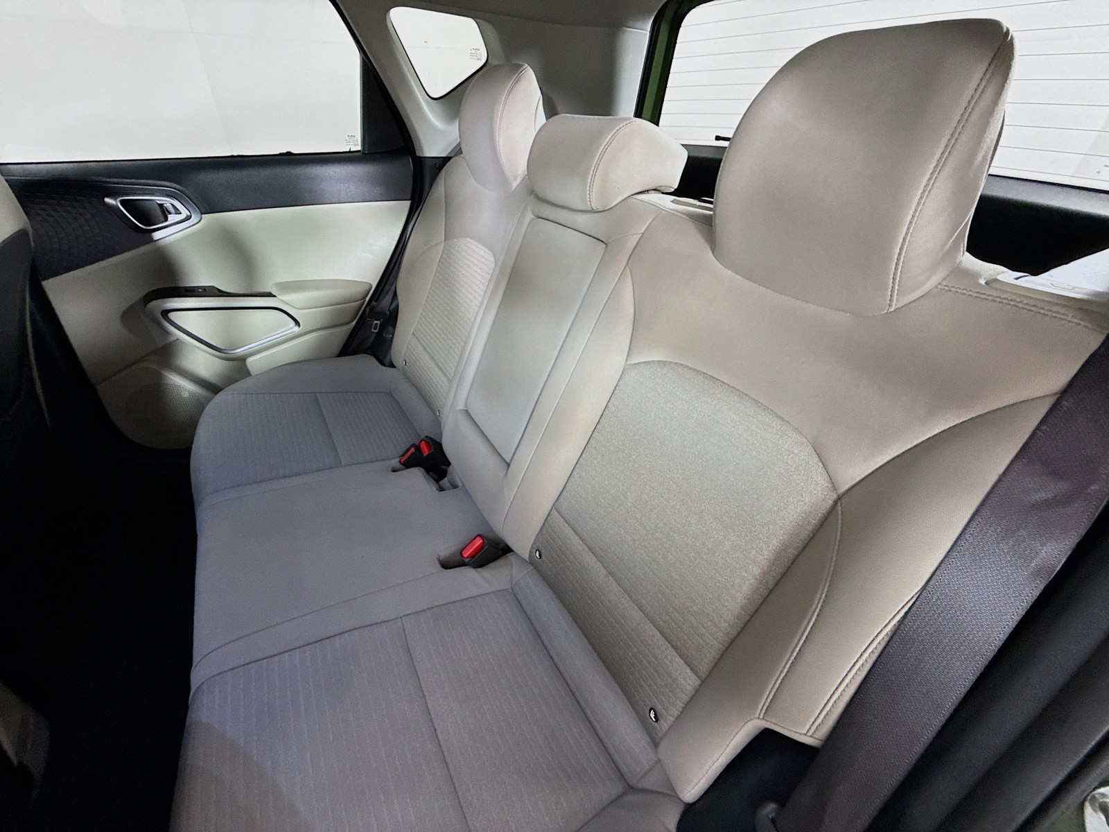 Used 2022 Green Kia EX image 27