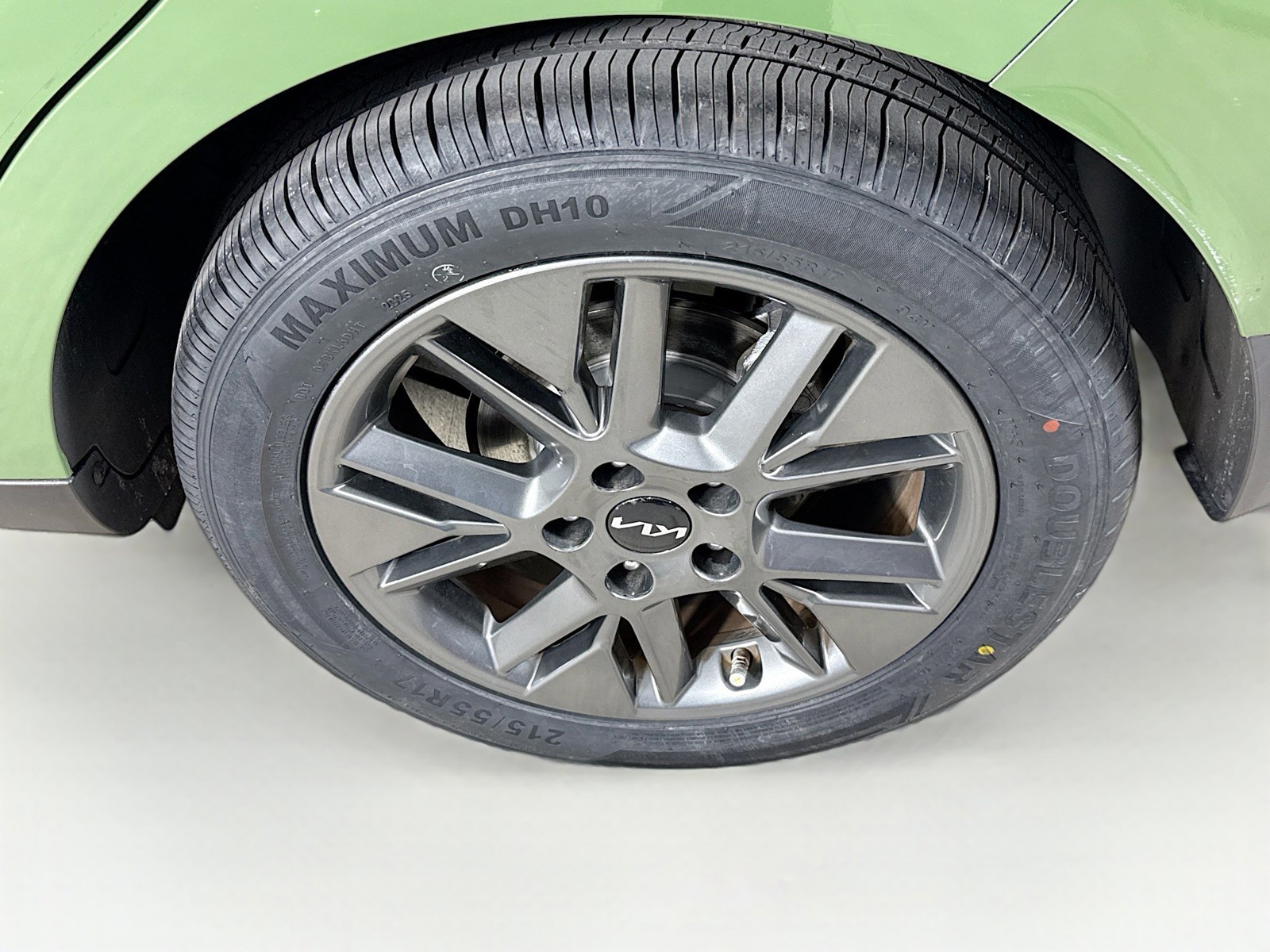 Used 2022 Green Kia EX image 35