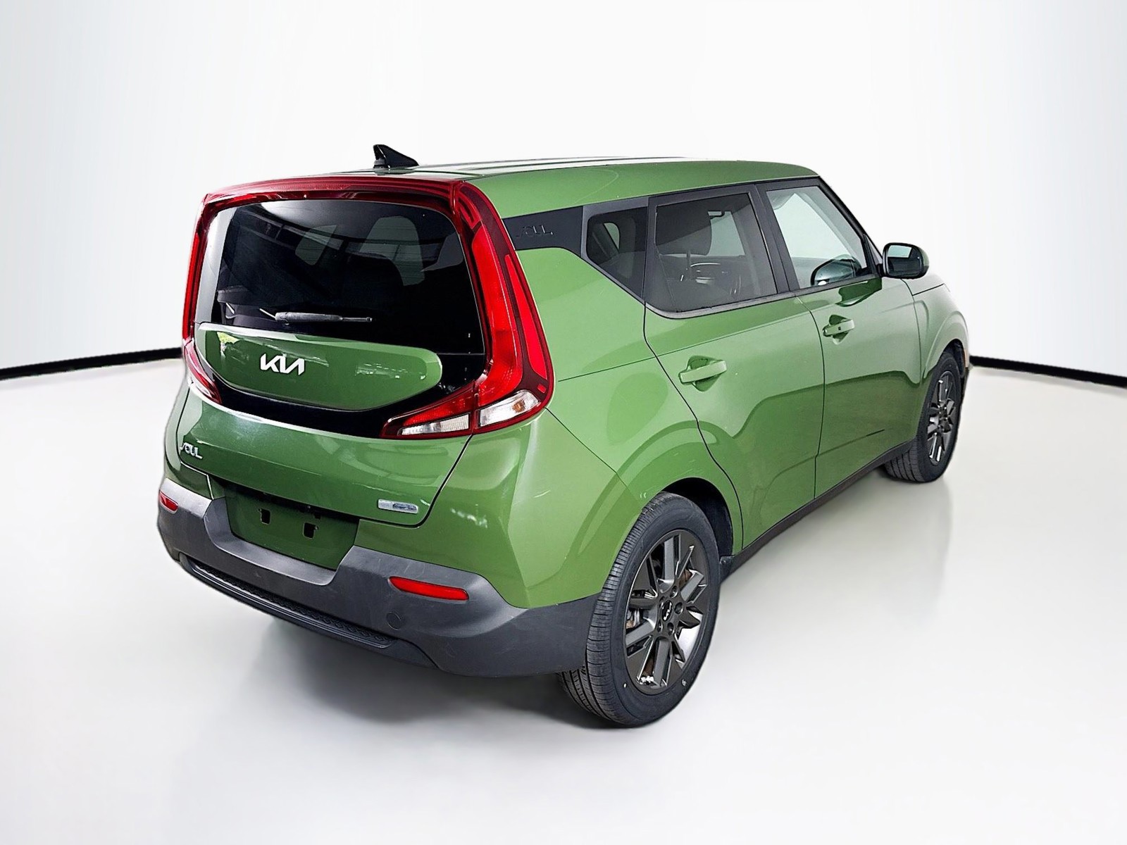 Used 2022 Green Kia EX image 30