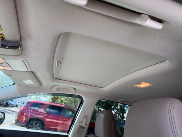 Used 2014 White Honda EX-L image 12