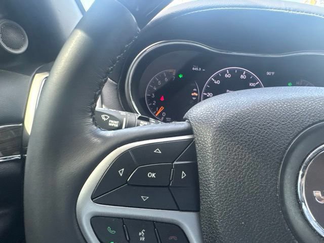 Used 2018 Velvet Jeep Overland image 13