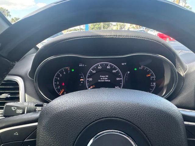 Used 2018 Velvet Jeep Overland image 16