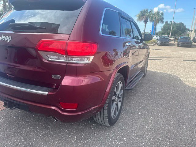 Used 2018 Velvet Jeep Overland image 25