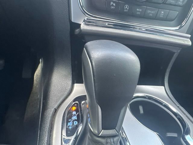 Used 2018 Velvet Jeep Overland image 18