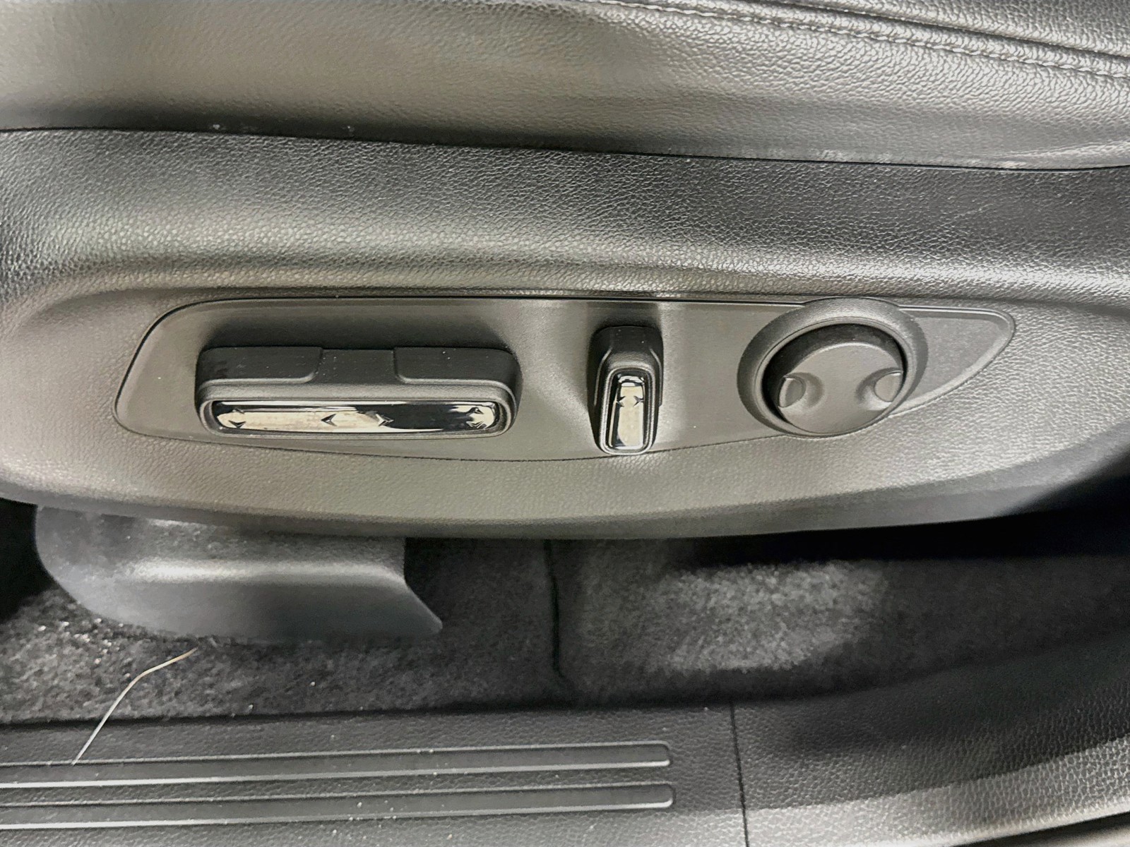 Certified Used 2024 Gray Honda EX-L image 19