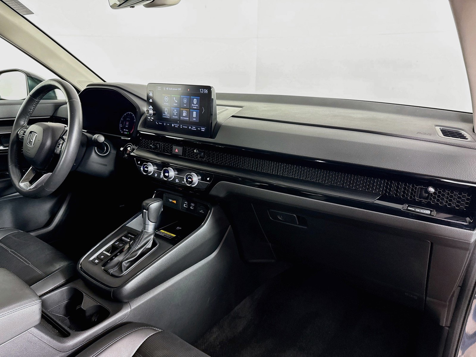 Certified Used 2024 Gray Honda EX-L image 33