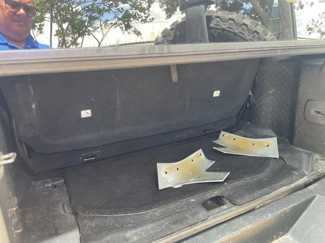 Used 2015 Billet Silver Metallic Clearcoat Jeep Freedom Edition image 4
